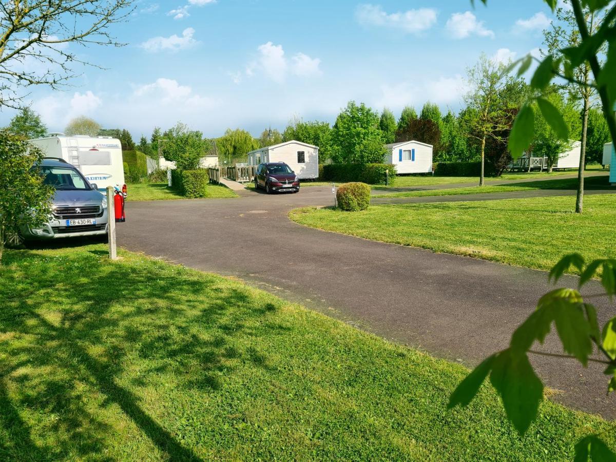 Resort & Camping - Val De Braye Bessé-sur-Braye Exterior foto